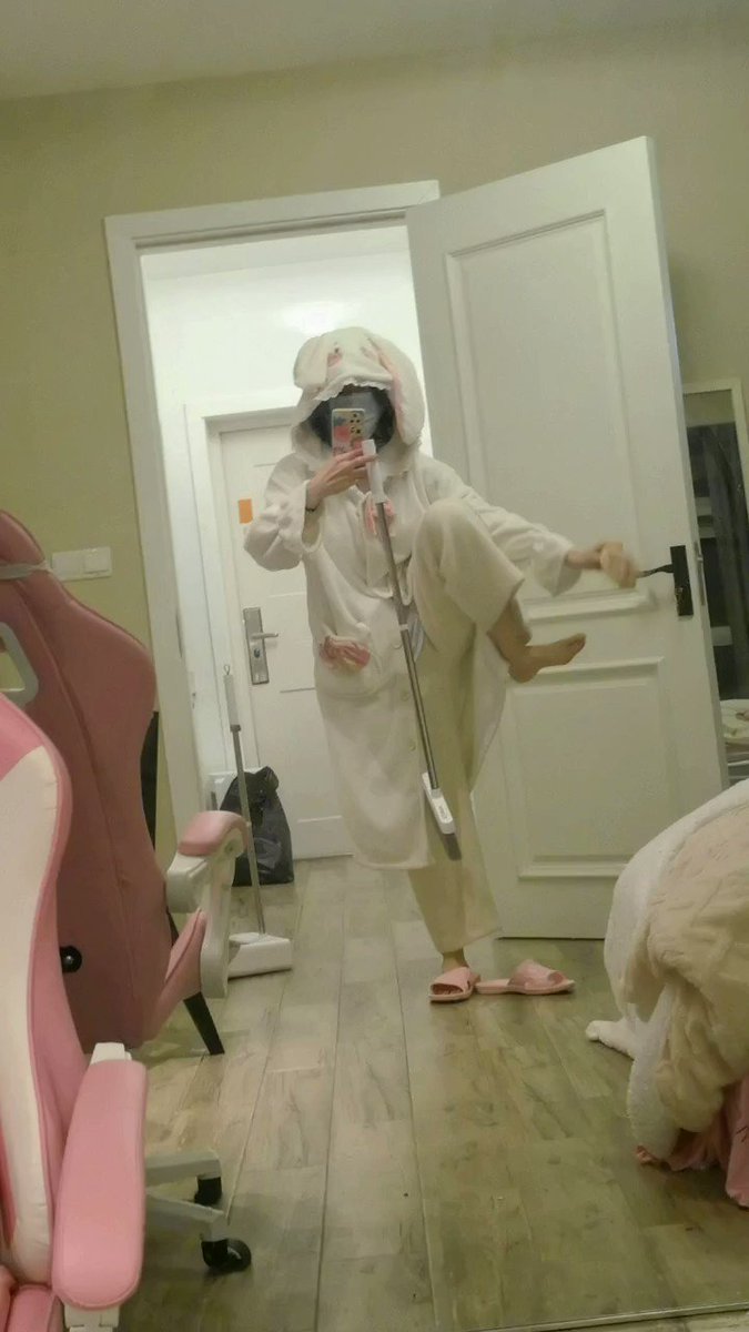 我这像是得了新冠的人吗 https://t.co/mZVyAPhtwd