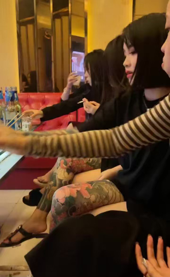 来测试一下你是不是傻逼吧，打开视频，第一眼会不会连脸都没看清，视线就不由自主的往脚上看。

#精神小妹 #早泄 #atm奴 #女性崇拜 #无脑上供 #自毁 #绿帽 #脚奴 #足控 #素人开发 #冤种 #贱狗 #辱骂 #盯射 #脚奴 #舔狗 #反差 #榨精 #洗脑 #奴下奴 #傻逼 https://t.co/sVWnc2Y6jL