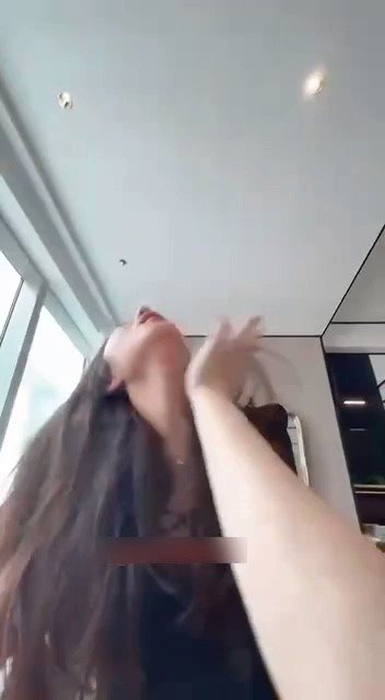 张津渝和吕总的激情故事。看起来警花有点m属性哟。 https://t.co/mhhEuWO9yY