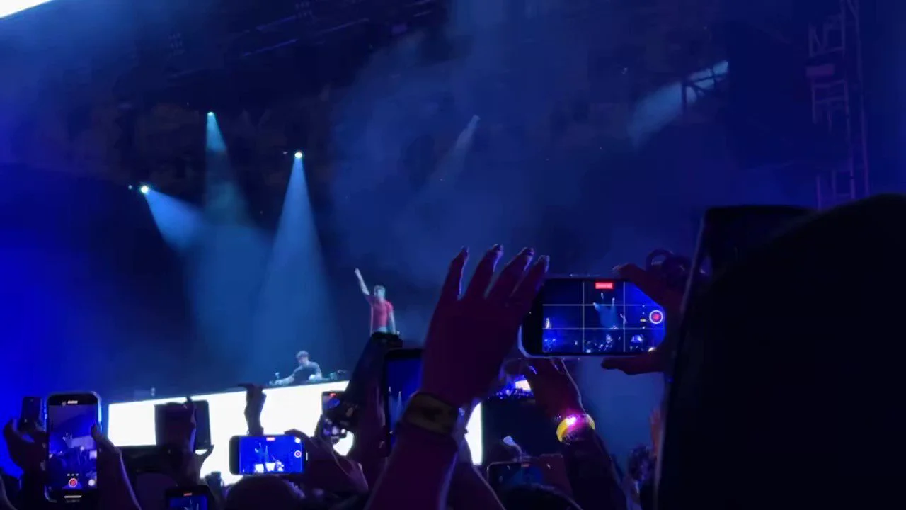 我的最愛The Chainsmokers💓 https://t.co/2fDaFUk3mg