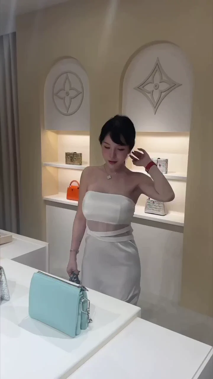 香香看展#Lv展 #草間彌生 #louisvuitton https://t.co/X8z5wOYNIX
