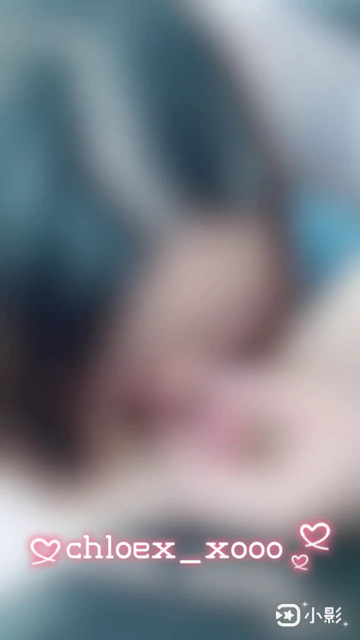 影片內容很無聊哈哈哈哈但主要是想表達正在做做壞壞的事😏白天開車去打工的公司後方停車場我們兩個爬去後面做做色色的事……好亮好好玩….😍可能還有點期待被發現（？其實我還蠻期待被同事認親的ㄝ但沒半個哈哈哈哈哈 https://t.co/XLqEYfO7fh