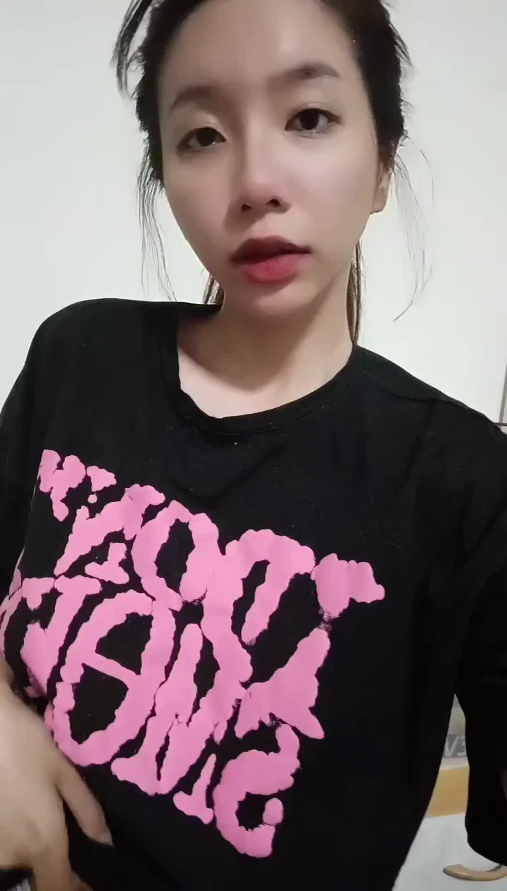 目標就像是在漆黑的路上 在很遠很遠的前方有一盞微弱的路燈我只能隱約地看到它往那個方向前進喜歡我的人 請用行動支持讓那盞路燈越來越亮https://t.co/7mPRh24xyR大陸粉絲請往這https://t.co/AIAZ09vbWX https://t.co/lAgfg6cdnx
