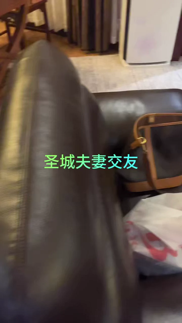清晰记得第一次参加活动时娇妻的羞涩，让我在客厅喝茶，我却激动兴奋得一会又去偷看他们一下，哈哈 https://t.co/4Kv63g8mcj