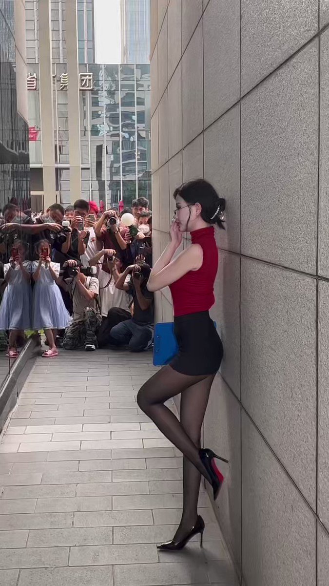 天空一响 蛋秘书登场

🧦@limerencem https://t.co/K42kuLYazq