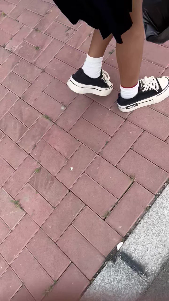 【街头要袜】使用话术的前提下，记住不要放弃。用真心。其实说到底就是一双袜子而已。 https://t.co/K4KVuMtLSr
