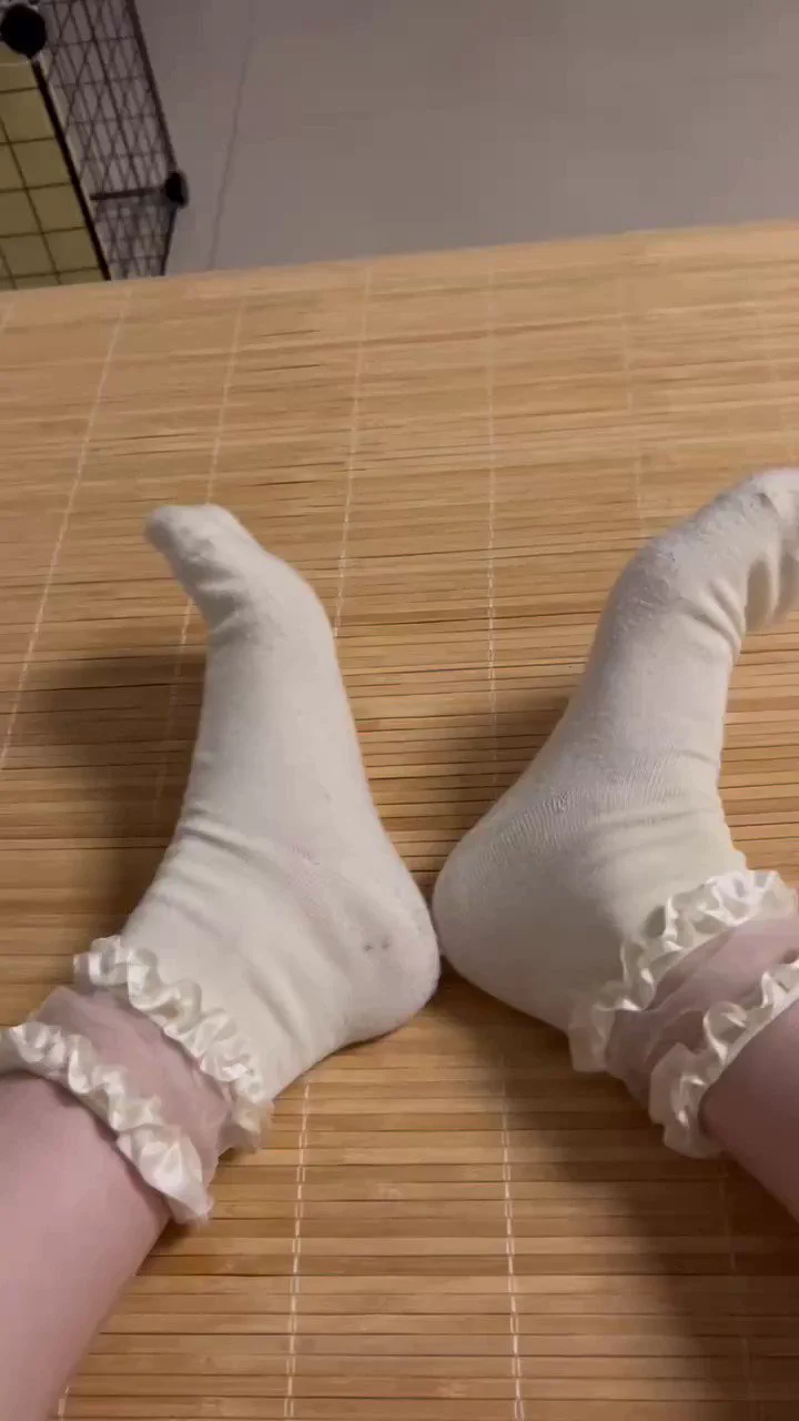 把女神赏你的袜子含在嘴里~让女神走了一整天的汗味~冲烂你的大脑！！ #atm奴 #贡奴 #绿帽 #上贡 #压榨 #女性崇拜 #女s #榨金 #胁迫 #胁迫奴 #账单奴 #报销奴 #提款机 #吸金 #恋足 #findom @PrinceVicFeet https://t.co/bwuwXNfD0T