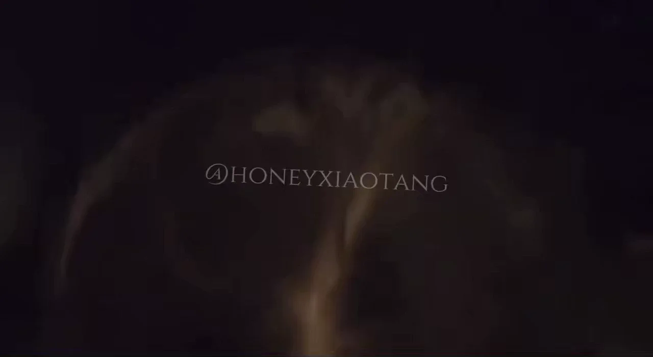大屁股也不拍 美背也不拍 发光的肩膀也不拍 就拍个后脑勺😅 衣服撩起来看看腹肌也不撩 吃鸡巴那么大声也不录 自己在那喘个p啊😓 就是把手机随便靠墙放那拍的都比这好看的多 https://t.co/itRVq3dvyP