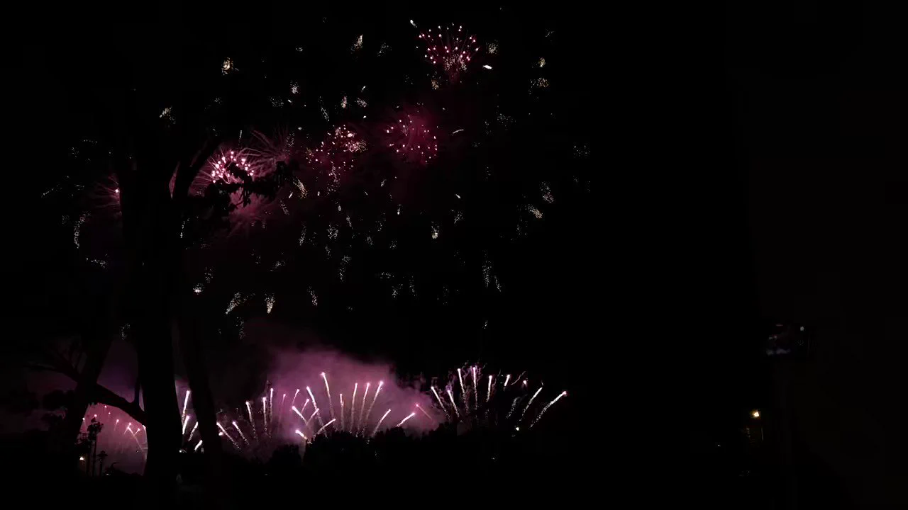 細品人間煙火等你讓我快活🎆🎆🎆🎆 https://t.co/7boaO6VkpF