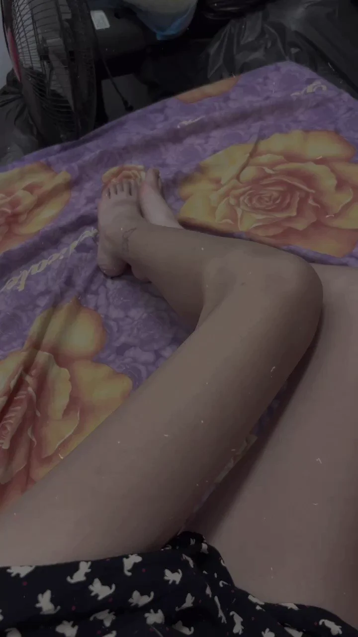 最近有點懶得開抖音直播了🤣大家只顧看不留言陪我聊天 我好難過💔 https://t.co/ZCqO5Pzpux