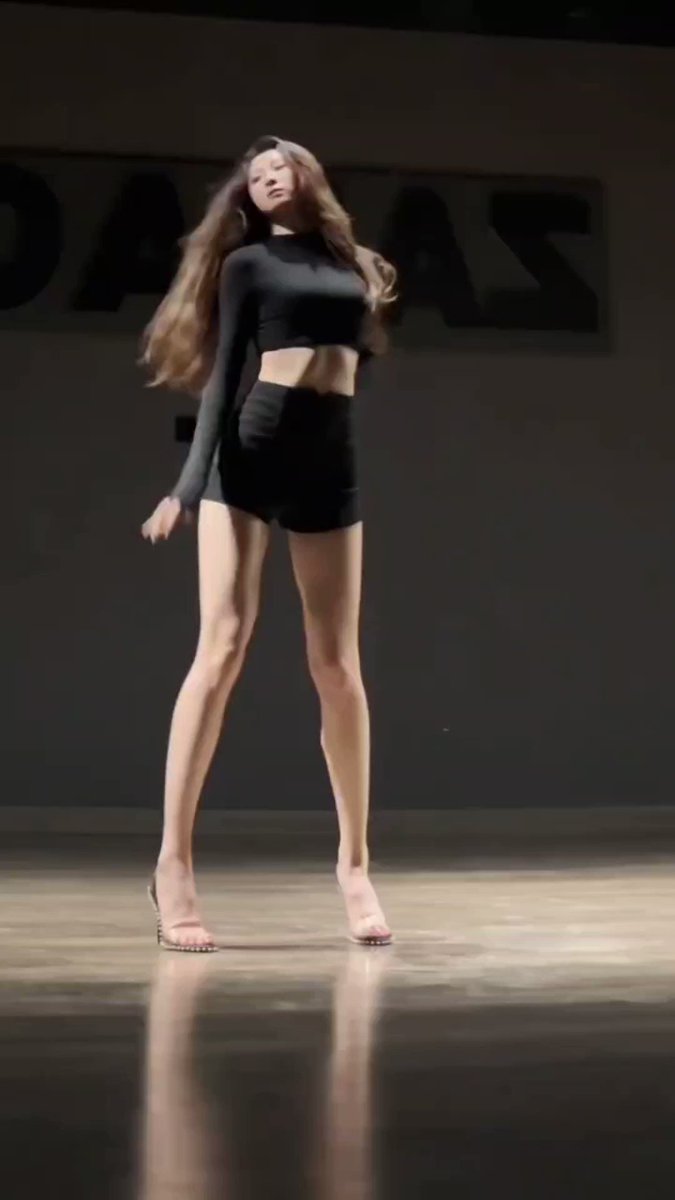 Hello😙
距离回到以前的身材还差10斤呢😃 https://t.co/pORPVMkaPP