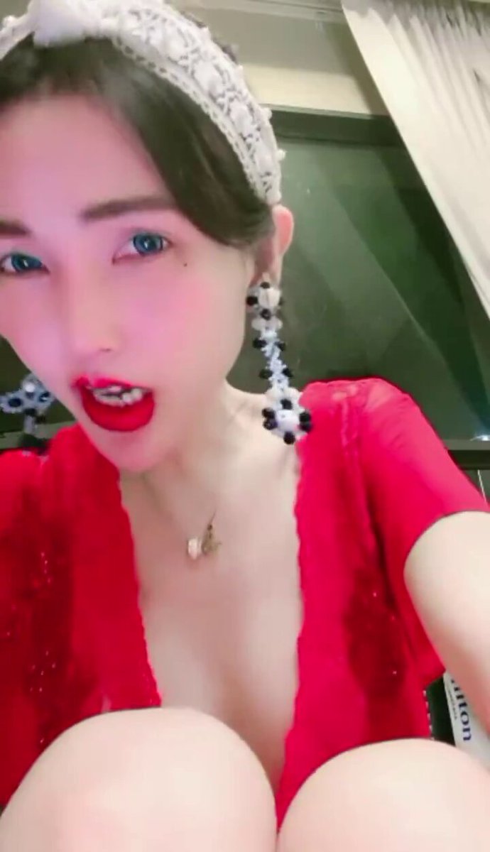 操你死妈的狗杂种想你妈逼让你姑奶奶穿着恨天高跟鞋给你妈脑浆子踩出来拖着你亲妈脑皮当你妈逼鞋垫子踩着玩是吧？全家祖宗十八代都他妈让老娘撅坟挖出来骨灰渣子抹在老娘腚眼子上当你妈逼润滑油？操你血妈的！看到姑奶奶腥臭湿热肉丝袜子了吧？直接扒开你狗嘴捅进去脚趾头夹着你狗舌头玩死你个杂种畜生 https://t.co/WkGk9VYaDR