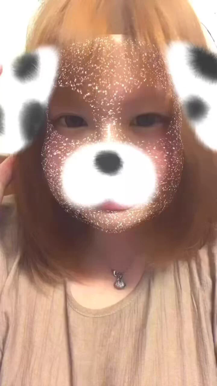 以前染半顆 還可以酷酷的 現在整顆染 完了..酷不起來 直接變可愛了#04 #五專生 #學生妹 #甜妹一位 #崇仁 https://t.co/iYrNWBlnYg