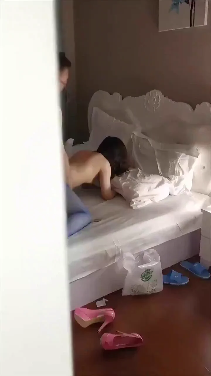 🔥找别人和老婆一起做爱时，你会？1-当绿奴，跪着伺候她和别人做爱2-和别人一起3P，轮着操嘴巴和小穴3-就在一旁静静的看着不打扰4-其他请补充 https://t.co/SjV4Vy2mBg