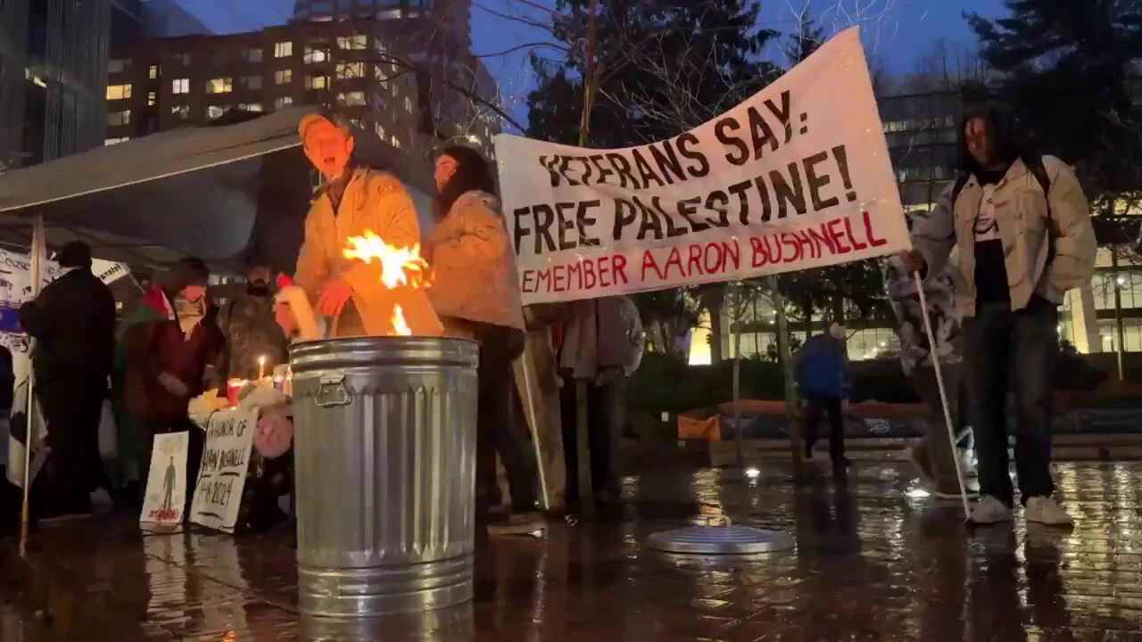 VETERANS ARE BURNING THEIR UNIFORMS IN SUPPORT OF AARON BUSHNELL!THE WORLD IS WAKING UP! https://t.co/3tk3gPdsNL