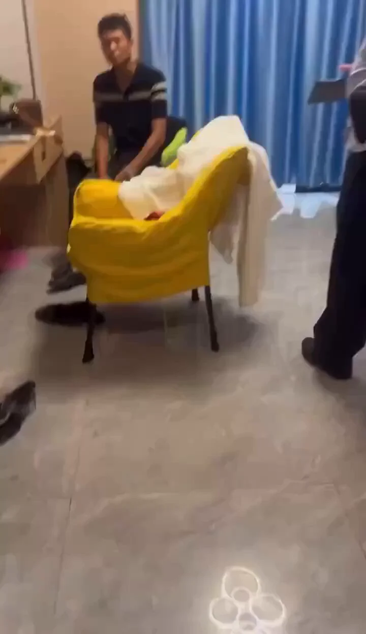 女婿报警 岳父跟女儿开房，太逆天了。 https://t.co/w8pQqavysk