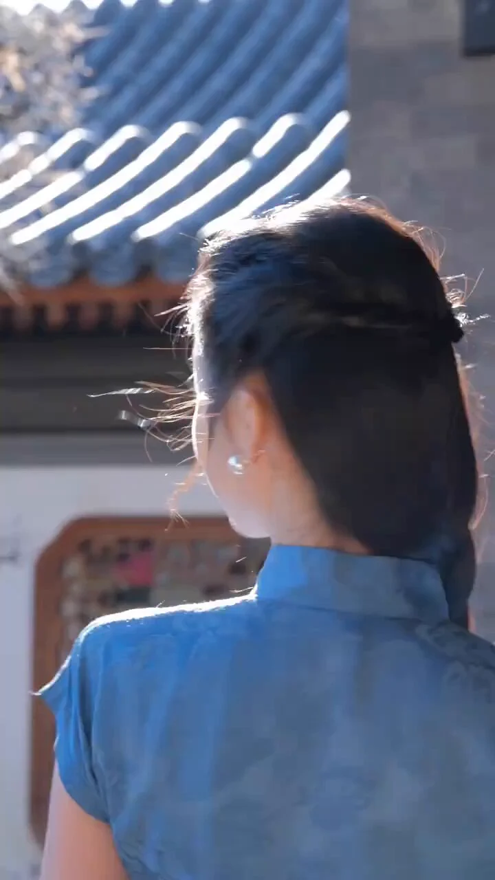 蓦然回首，那人却在，灯火阑珊处。中国诗句的美，是意境。翻译成英文不知道是什么样的😘😘😘 https://t.co/EmLE1K5SAS
