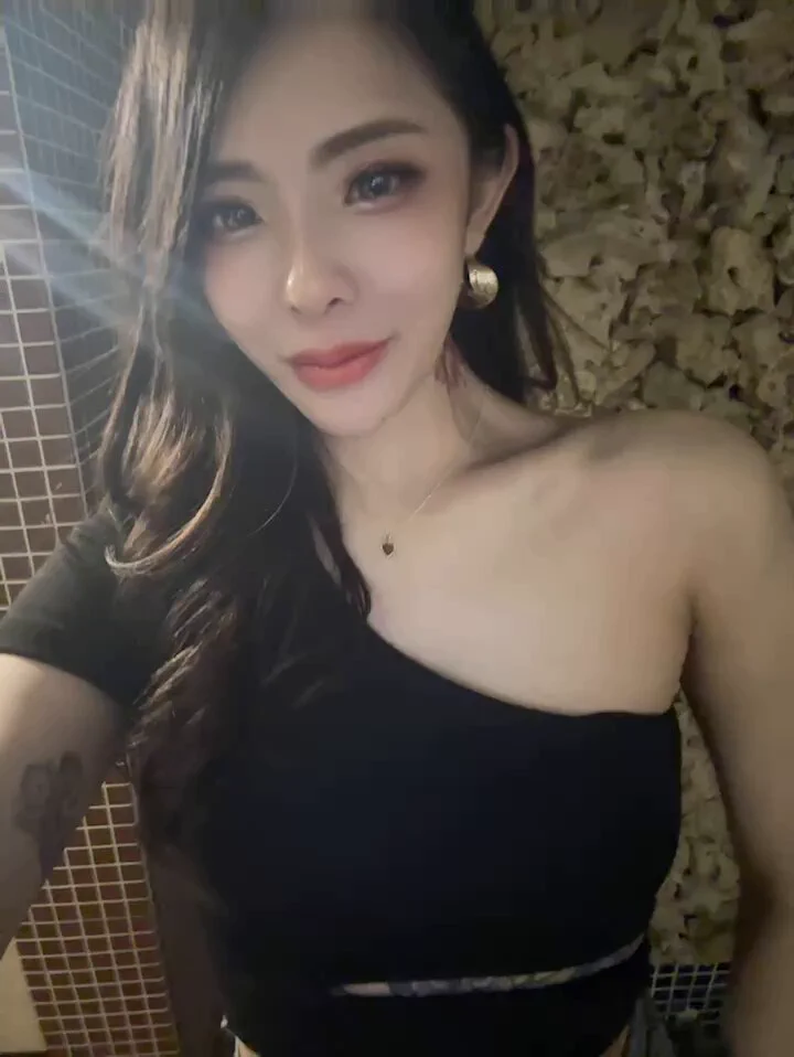 最近又想刺青了包手可以嗎😜#原味福袋#妮妮約會私密圈 https://t.co/XCUsWRhEX8