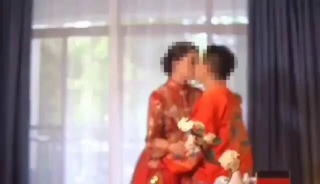 淫妻体验一妻多夫，5个男人无套抽插全部内射，我在一旁静静欣赏! 🔥#妻子 #妻主 #红杏 #红杏妻 #绿帽 #绿王八 #绿奴 #淫妻 #骚货 #献妻 #老婆 #开发 后续淫妻视频高清完整版在主页置顶链接！ https://t.co/elIYbY0Dy6