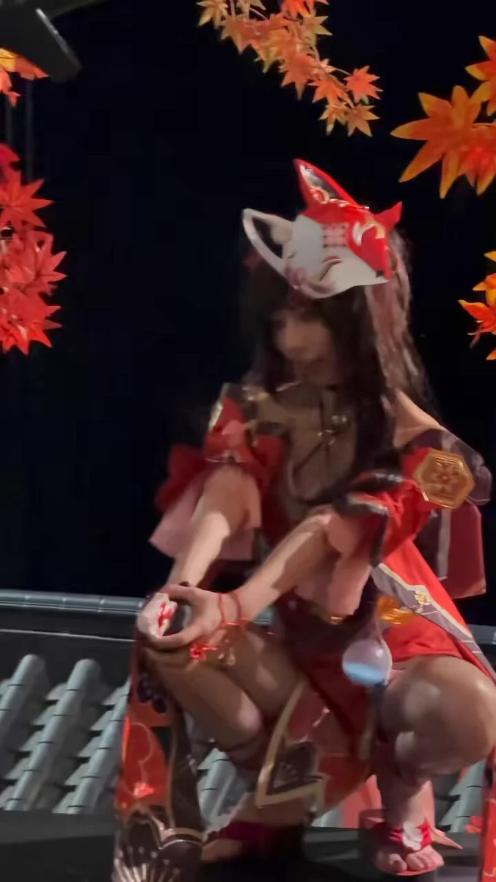 愚者千面，遊戲人間🔫我——就是歡愉💫🤙🏻六月的第一天上架第一本cosplay 作品🔥希望大家會喜歡喔～～🎀https://t.co/G0tp86WIT8 https://t.co/dWidPMzX1A