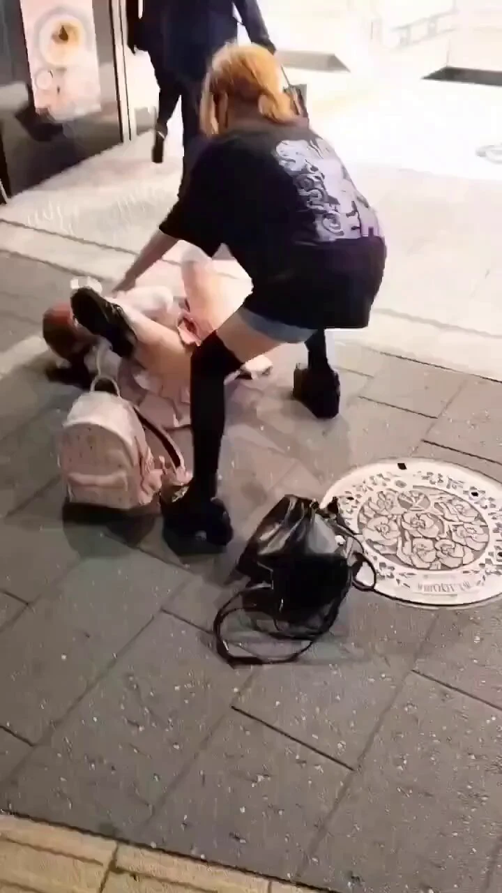 ?这是否有点😨😨😨 https://t.co/UqWoxBeS1X