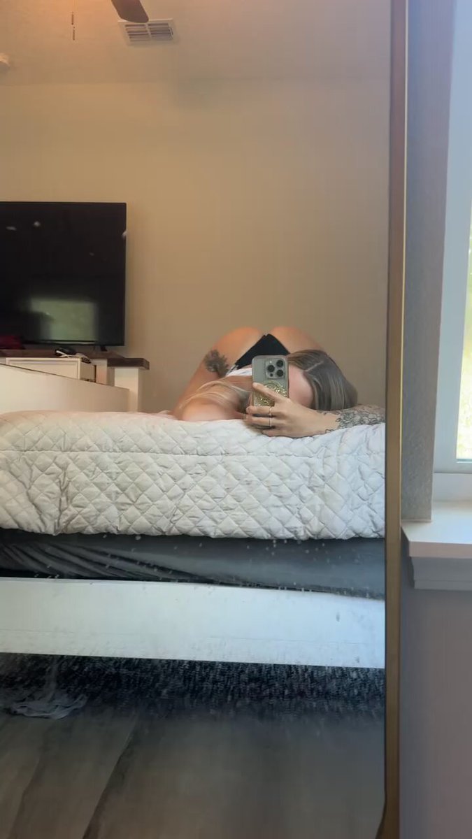 bent down just for you https://t.co/yJrWl6AYgi