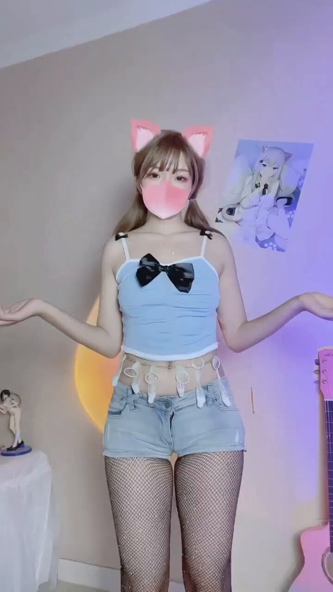 新款腰链，戴起来湿嗒嗒的，😳 https://t.co/QBWq6bcBiK