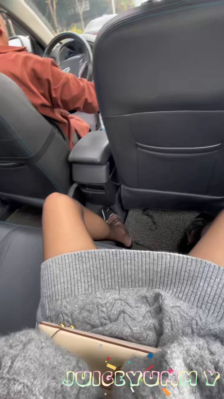 2024/06/30简简单单滴滴车上真空露出vlog(看穿搭也能知道是古早历史库存版)Oversize版型毛衣+0d超薄丝袜真的yyds推荐你们入秋了也可以给对象买一套～真的真空嘎嘎方便 露出也就分分钟的事明天再捣鼓找找夏天版露出吧哈哈哈#露出 #真空 #露出勾引 #sm https://t.co/AWPEKznwqG
