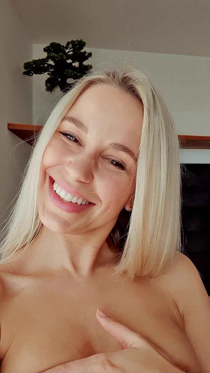 Hi Dear 💋If you want to chat with me you can do that through my Onlyfans account. I'll be happy to talk to you about all kinds of things.‼️https://t.co/XhtqaQnA0D‼️ https://t.co/XVbYcBBXpC