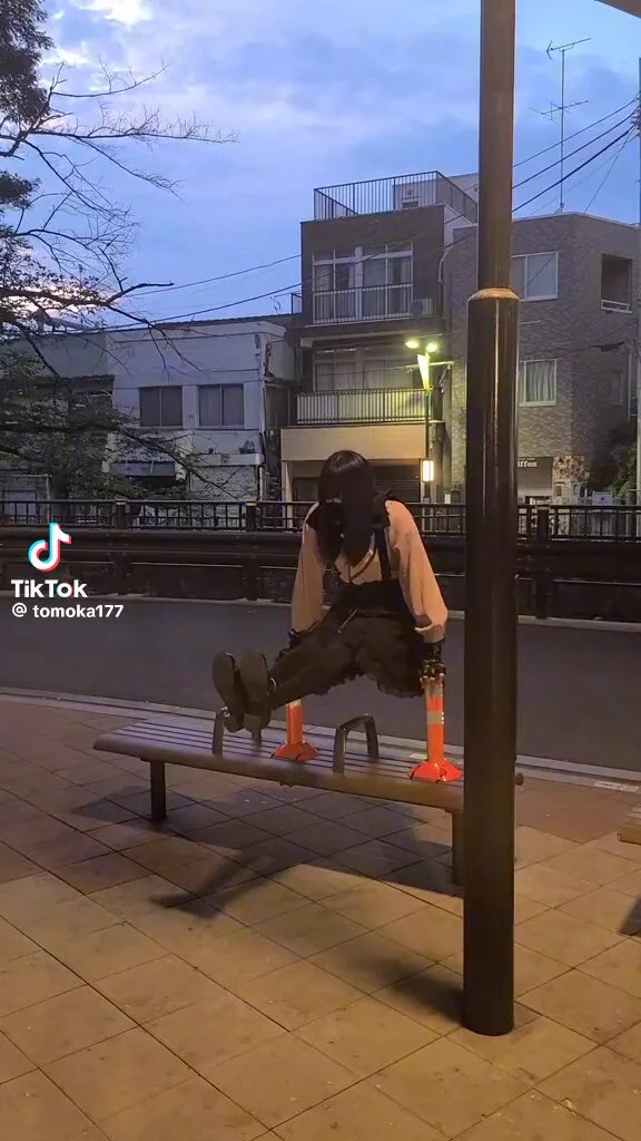 女さん、意地悪ベンチあったから遊んでやったわ…。 https://t.co/OPWr9HDnI6
