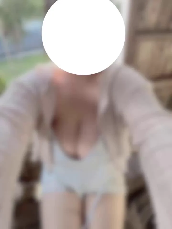 我今年18歲，剛要上大一😙😙，期待大學的生活 https://t.co/9TyUXBLBdf