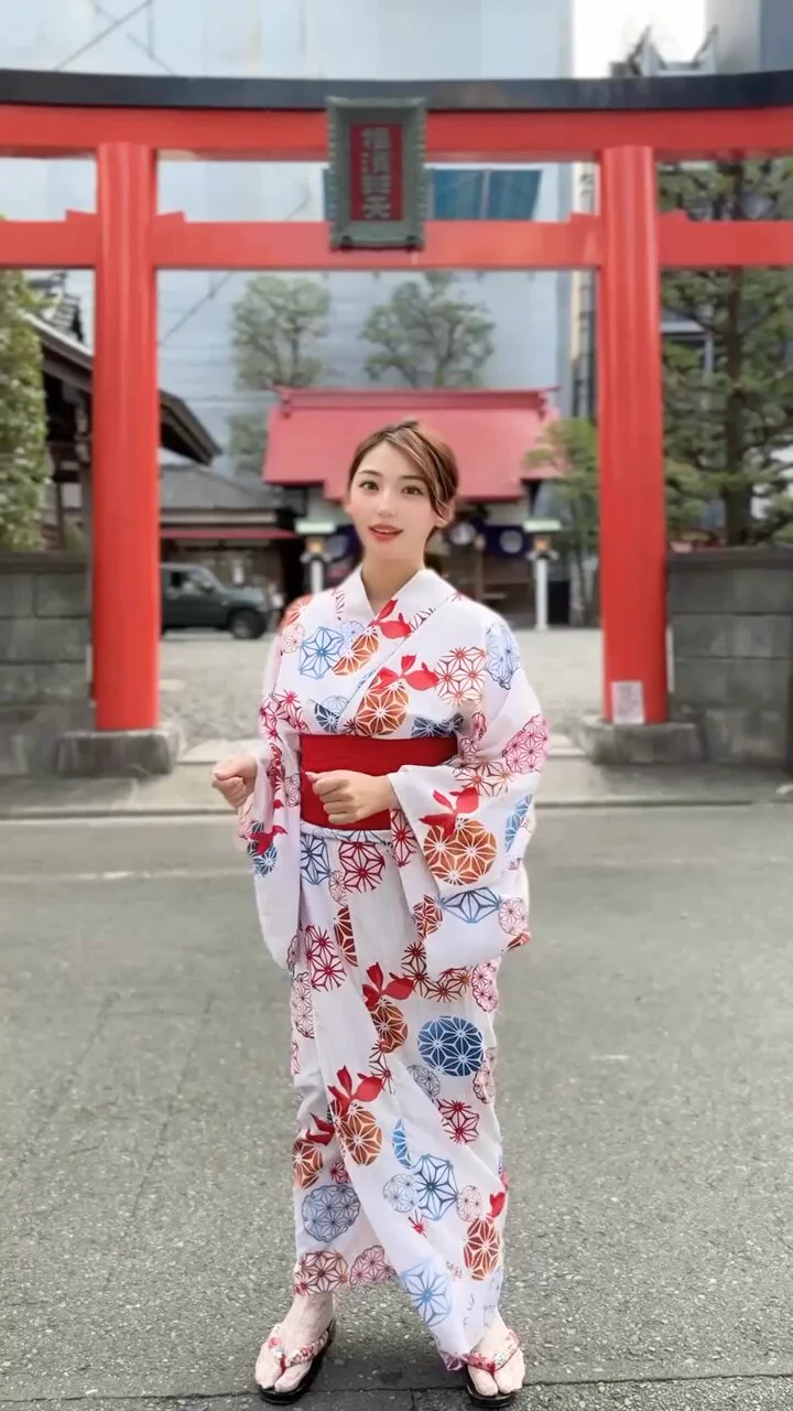 おはりん～🔖土日だからハッピー✨😊昨日のサブ垢の投稿なんかめっちゃ伸びてる😰 https://t.co/kNzQwaRIDW