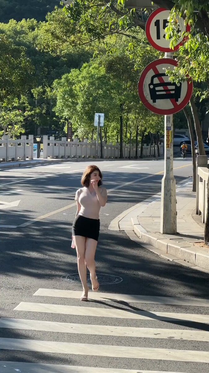 人间的面，见一面，少一面。 https://t.co/wBAtBTHo1l