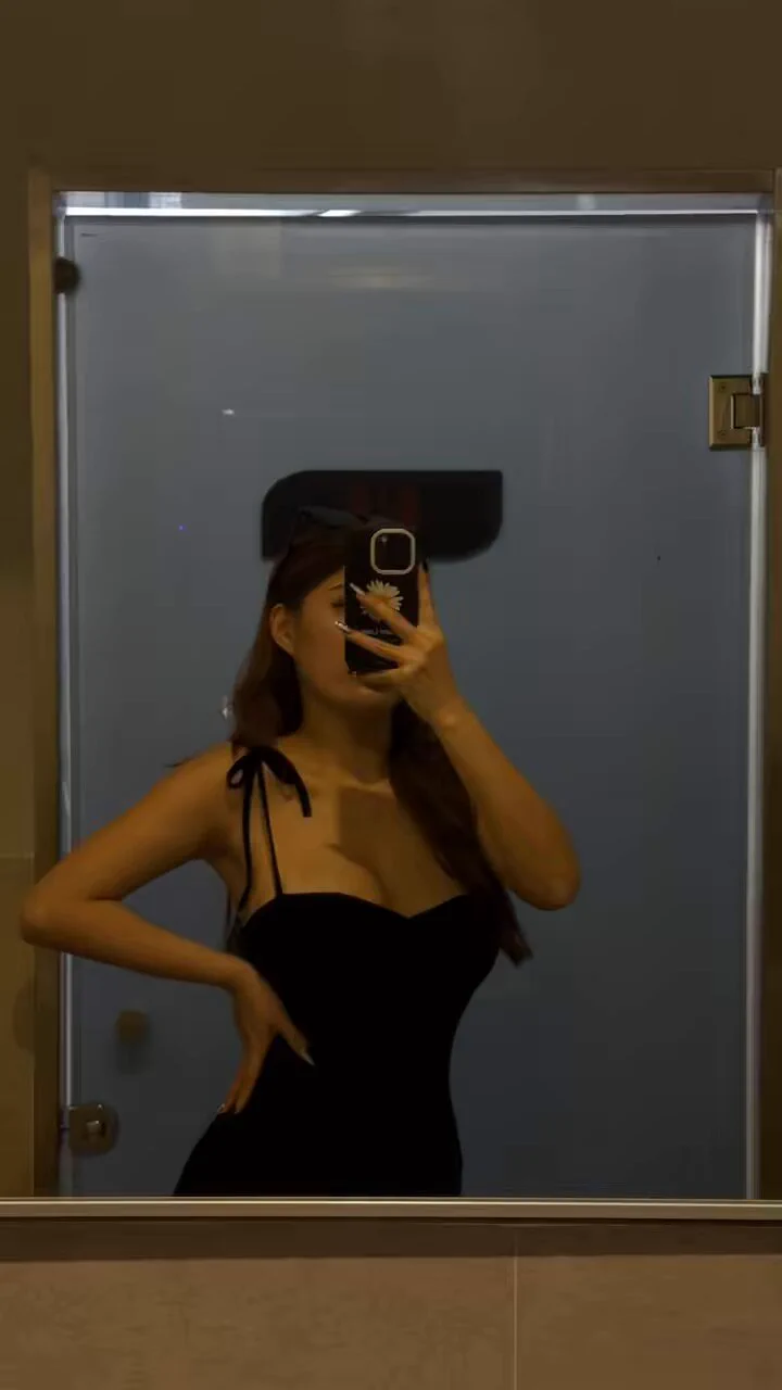 那個腰還可以再細屁股還可以再大😍 https://t.co/8AwdwN8B6e