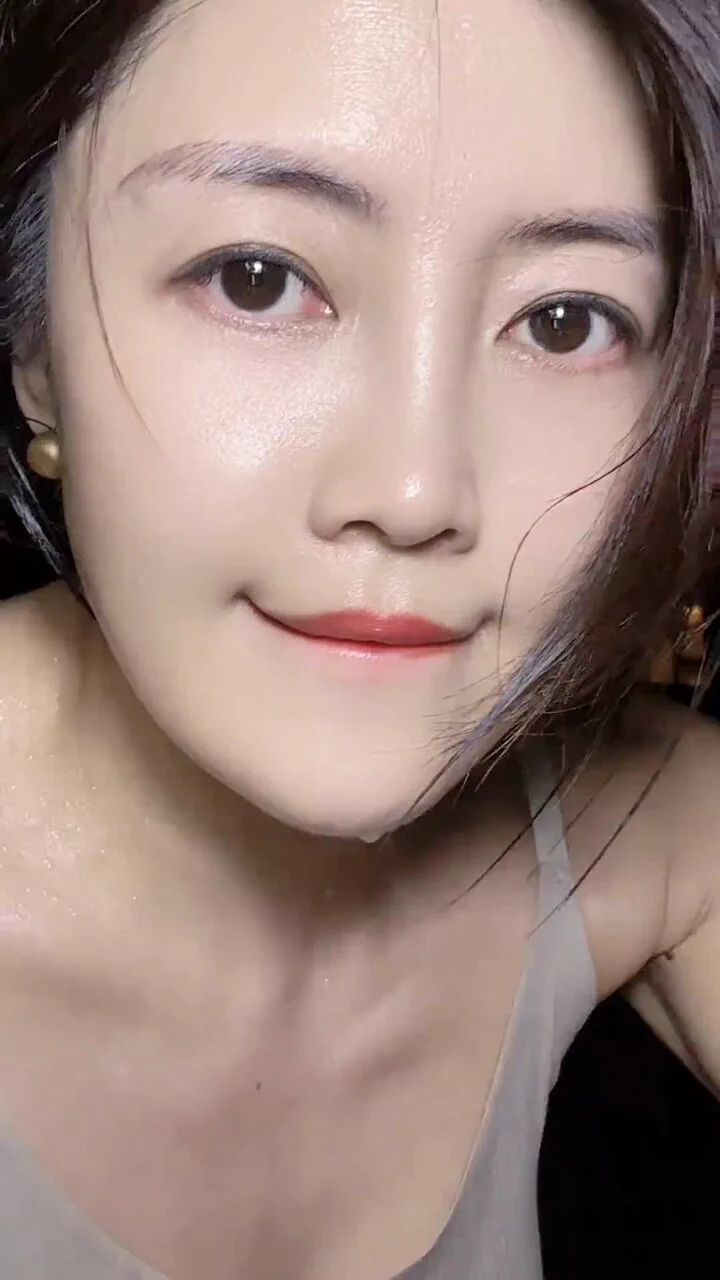 少妇的汗水都是香的，想舔的点赞让我知道🥰 https://t.co/2HG6gBPIUp