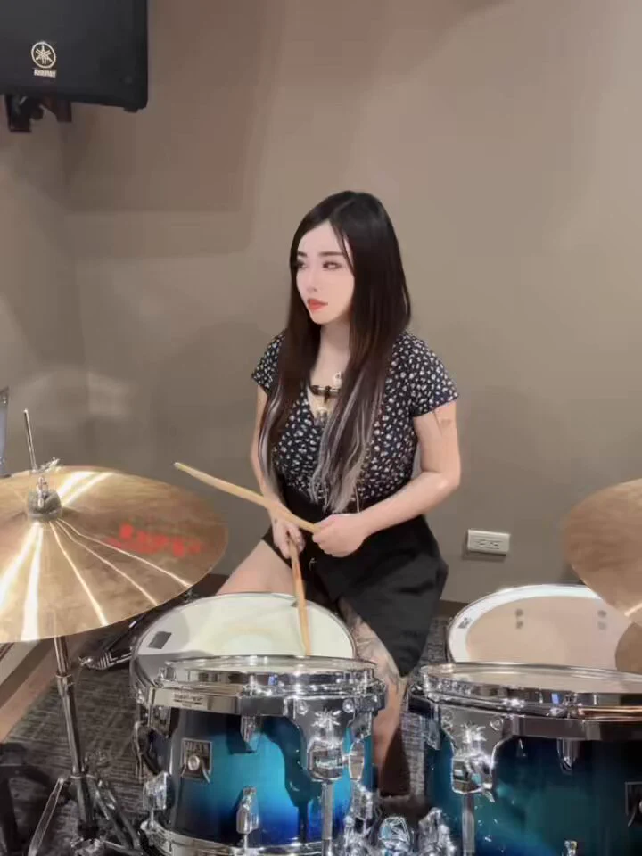 🥁今天學打周杰倫的說好不哭#爵士鼓 https://t.co/xMa6pMrtZR