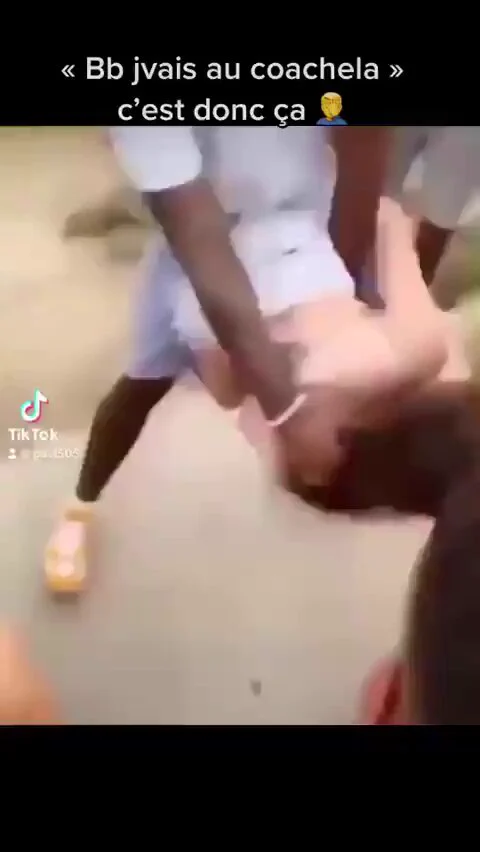 🇫🇷🚨On arrête quand le massacre en France ?🚨⚡🇫🇷 Vos enfants vous maudiront. https://t.co/lBeAHzBzxz