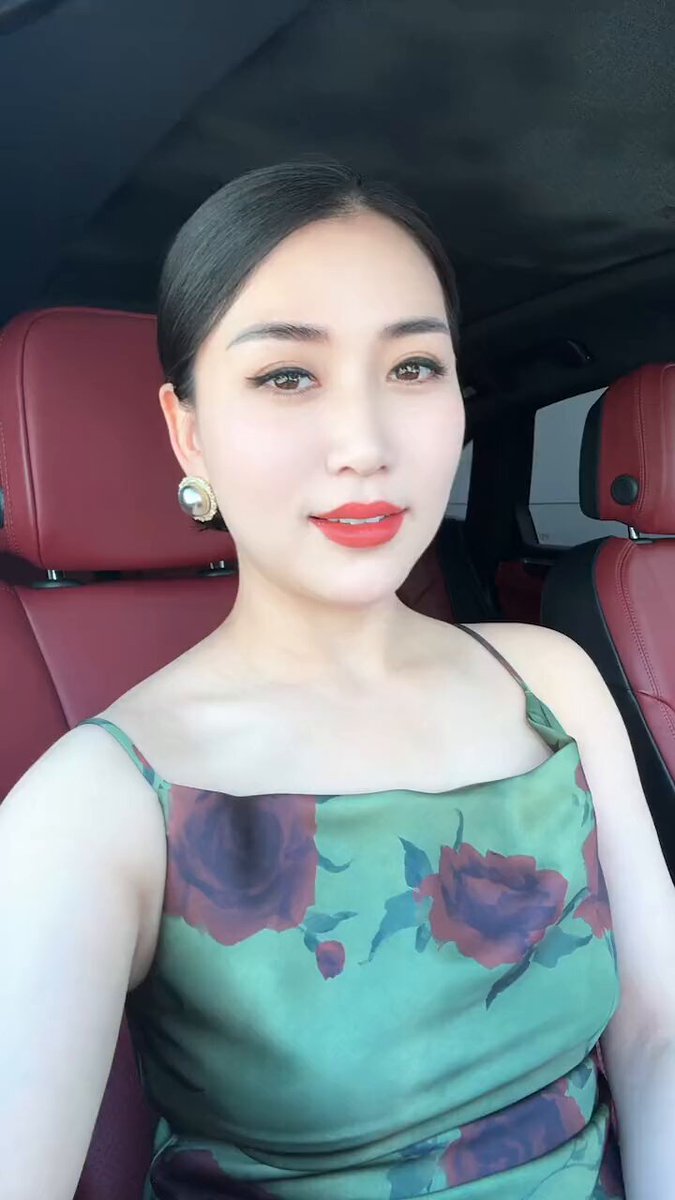 多看点儿书，多挣点儿钱，少想没用的。 https://t.co/8m4MmLCjX8