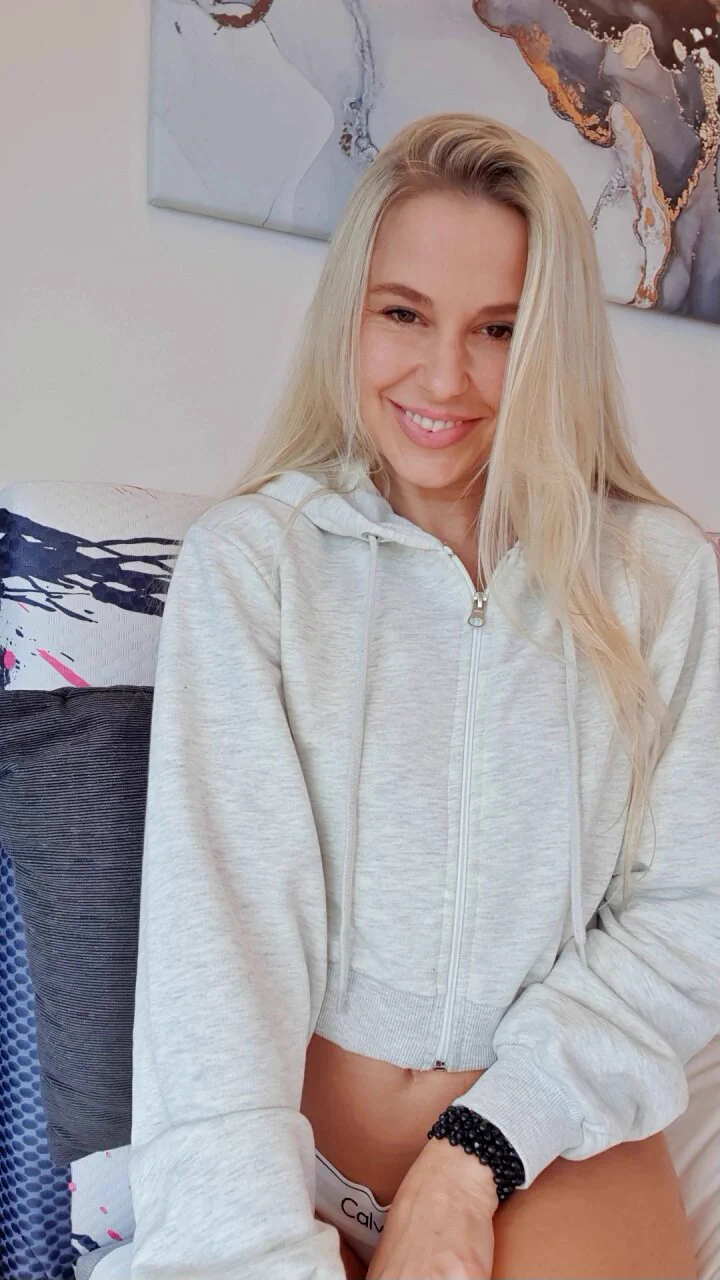 ‼️Let`s Chat Togehter‼️Sexting‼️Dick Rating‼️If you want to chat with me you can do that through my Onlyfans account. I'll be happy to talk to you about all kinds of things.‼️https://t.co/mFeiGn02cu‼️BIG KISS💋Lola Myluv💋 https://t.co/Z2OlFFHGdH