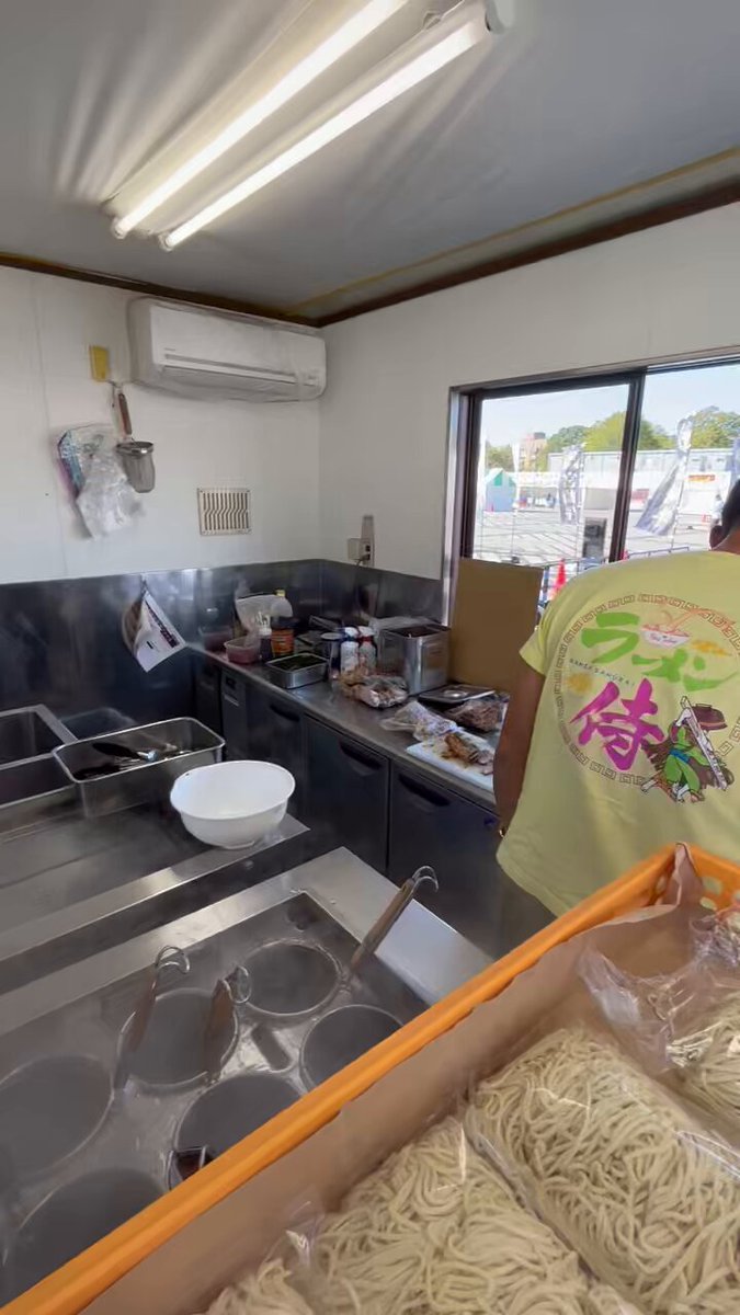 #ラーメンフェスタ
@komazawa_park 

準備してるでござる！

ラーメン侍が作る
【旨辛ネギチャーシューメン】
ぜひ全トッピングの侍盛りを召し上がっていただきたいでござる！

お待ちしてるでござる！ https://t.co/07TAqksOnP