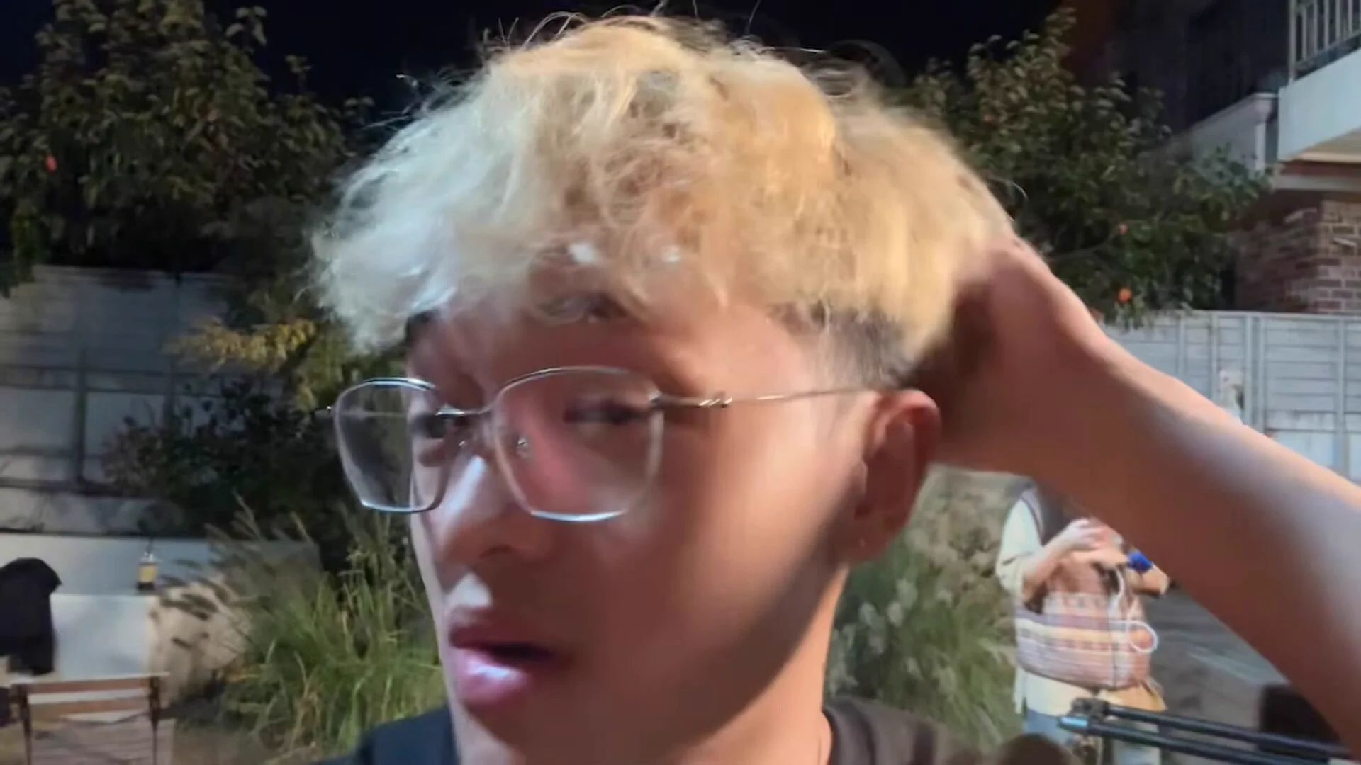 JASONTHEWEEN FINALLY MET NEWJEANS IN KOREA AND GAVE THEM NECKLACES 🔥❤️ https://t.co/GC9tOA4WaZ