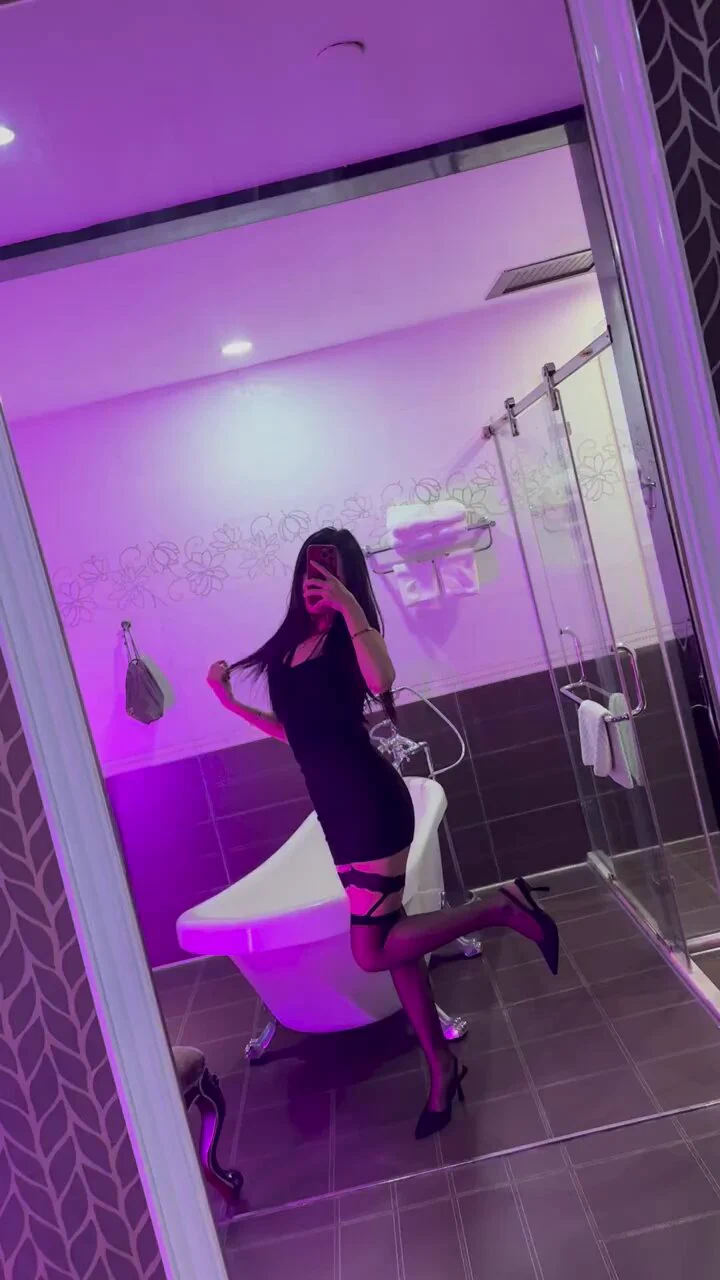 餓的時候吃飯之前覺得可以吃下一頭牛 吃的時候發現其實是一隻蝸牛0.0#今日戰鬥服 #情調拉滿 https://t.co/BR4PwVhmQx