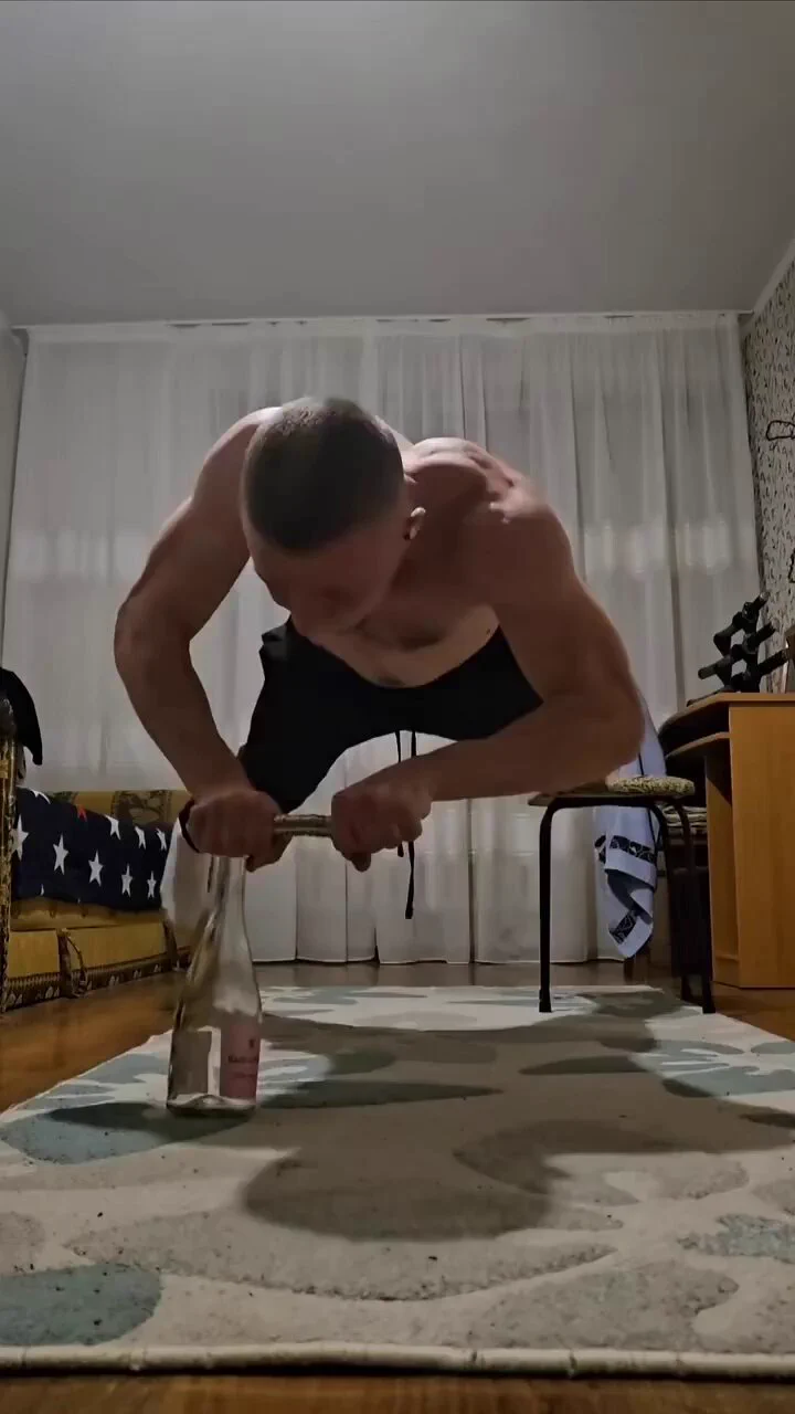 New push-up just dropped https://t.co/upqTogijUw