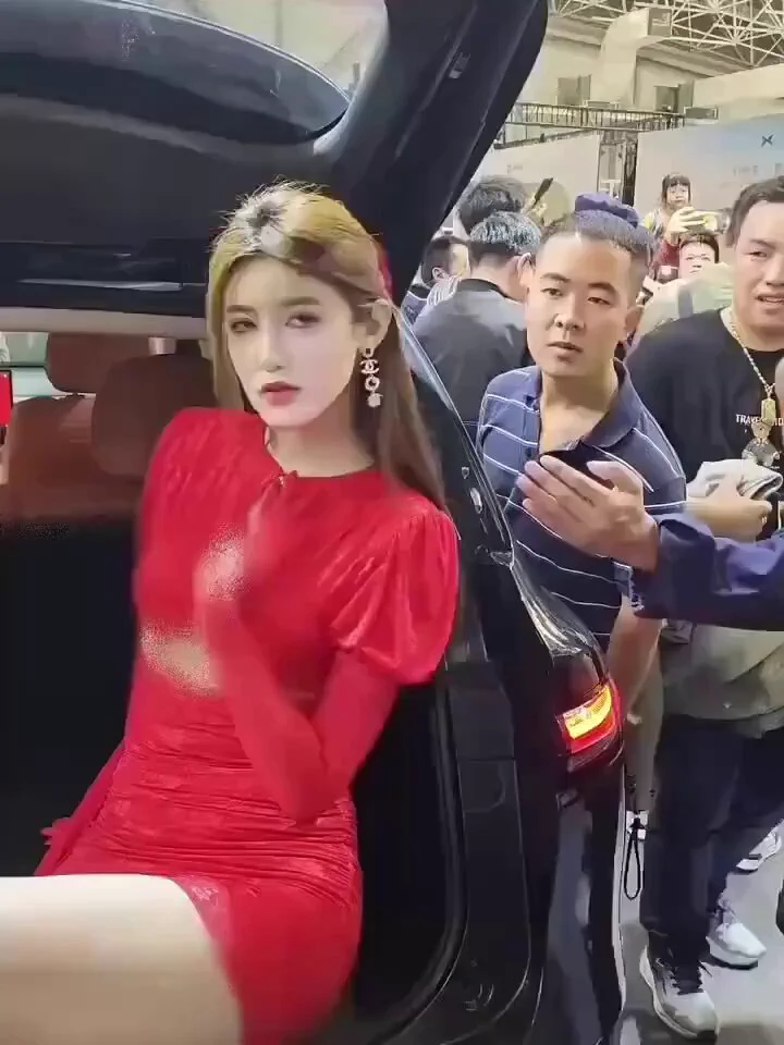 嘻嘻，逗死了，怎么有点像我以前的同事， https://t.co/m4aTfJUGow