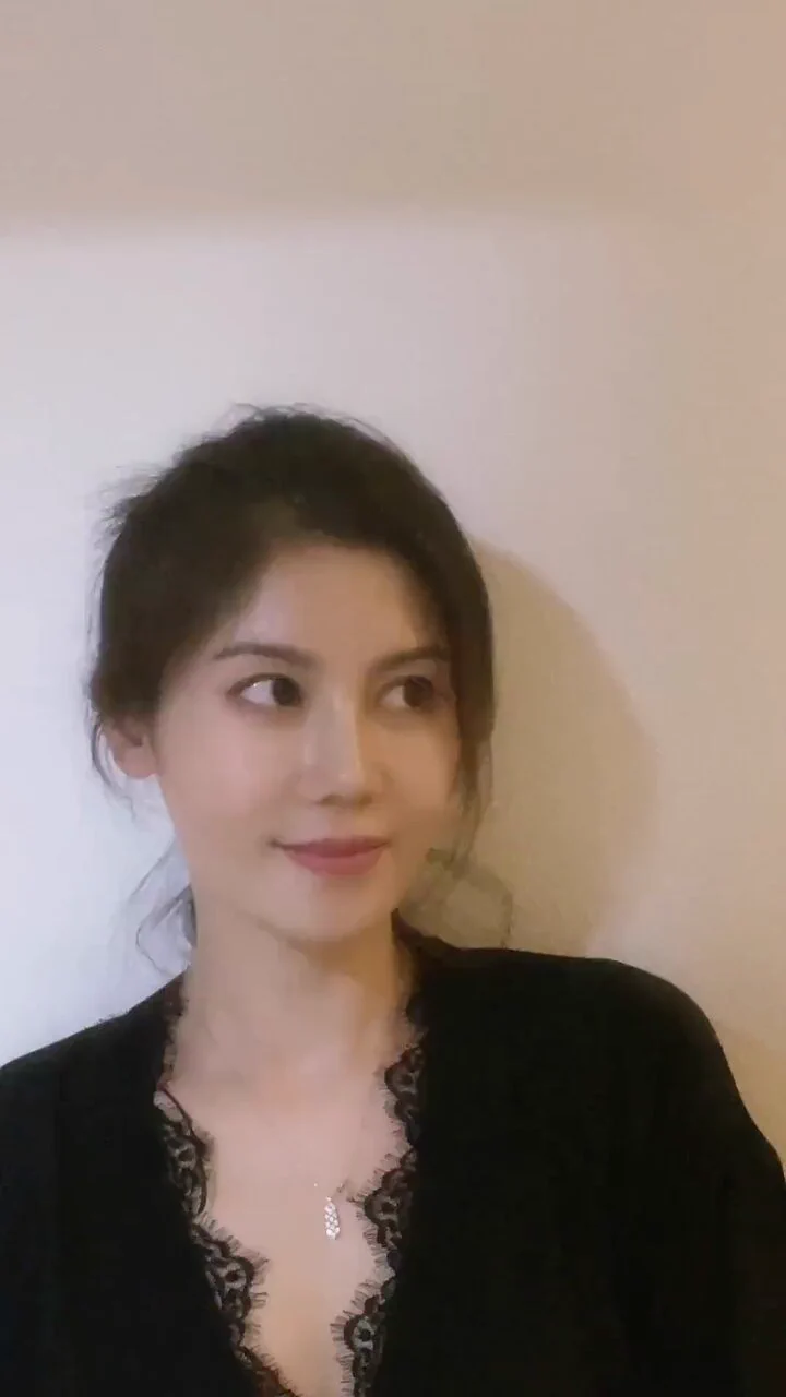 清纯又勾人的风韵阿姨 https://t.co/dsLfvrfhz6