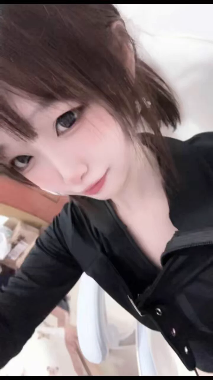 晚上好 https://t.co/EUBlnojz3v
