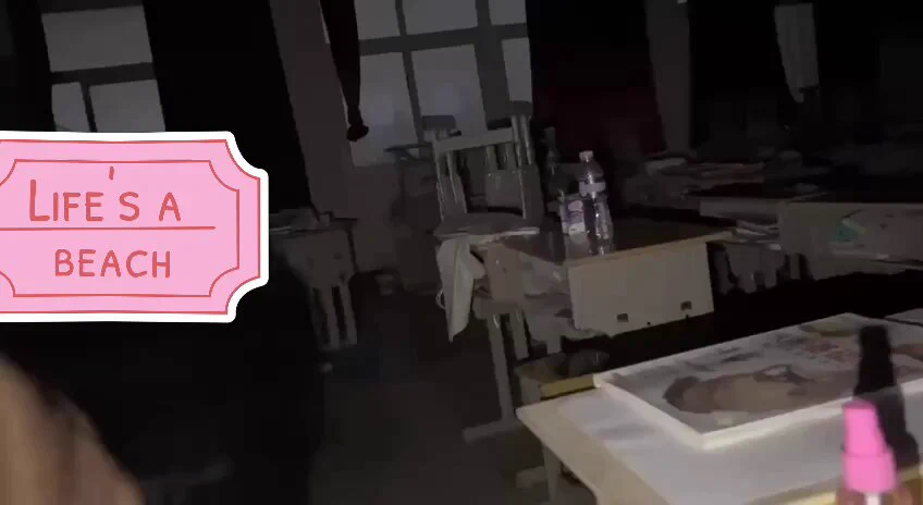 同桌好坏 说好放学教我数学题 同学刚走完那一刻就把我衣服脱光说蹭蹭不进去 最后全部🐍到里面了 被欺负了 https://t.co/GGhAULGs0Z