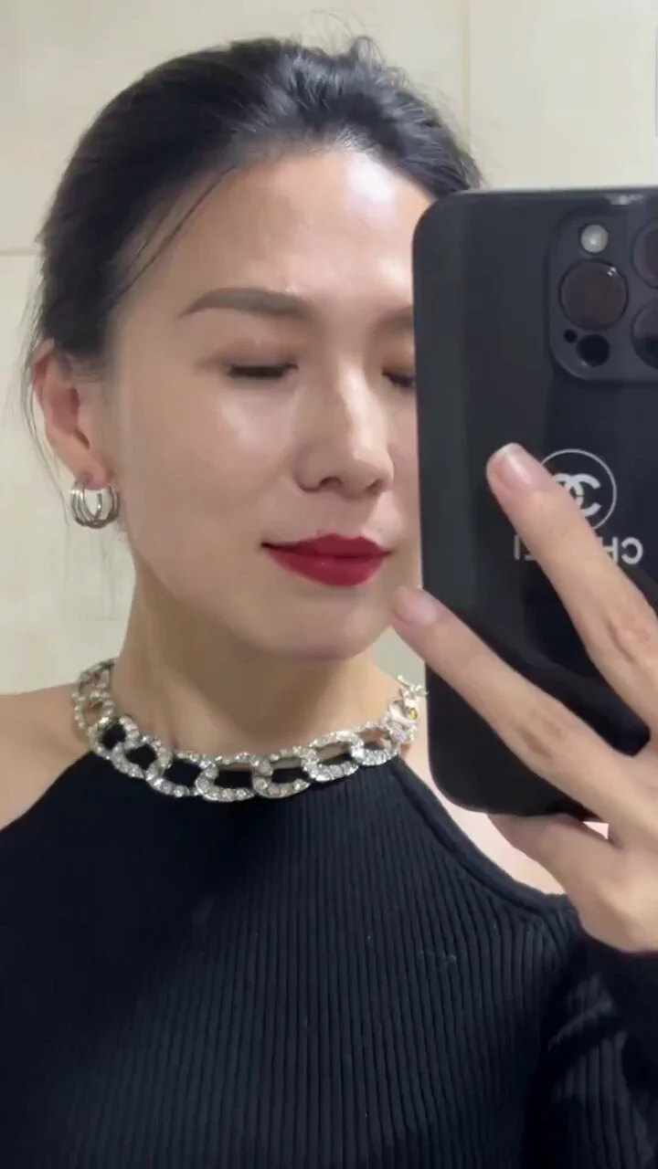 这种40路的阿姨最有味道 https://t.co/PXhY8dSGhY