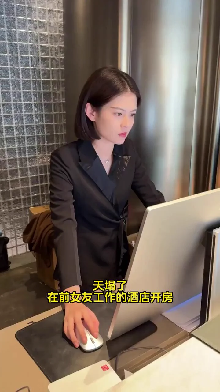 在前女友酒店开房，遇到了前前女友，三人一起在房间……这！！！ https://t.co/Ktx45IRZzs