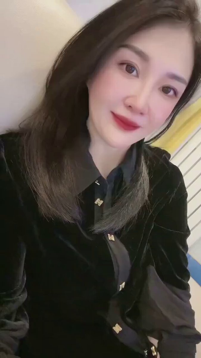 很有女人味的阿姨 https://t.co/yOhWKE5Vvh